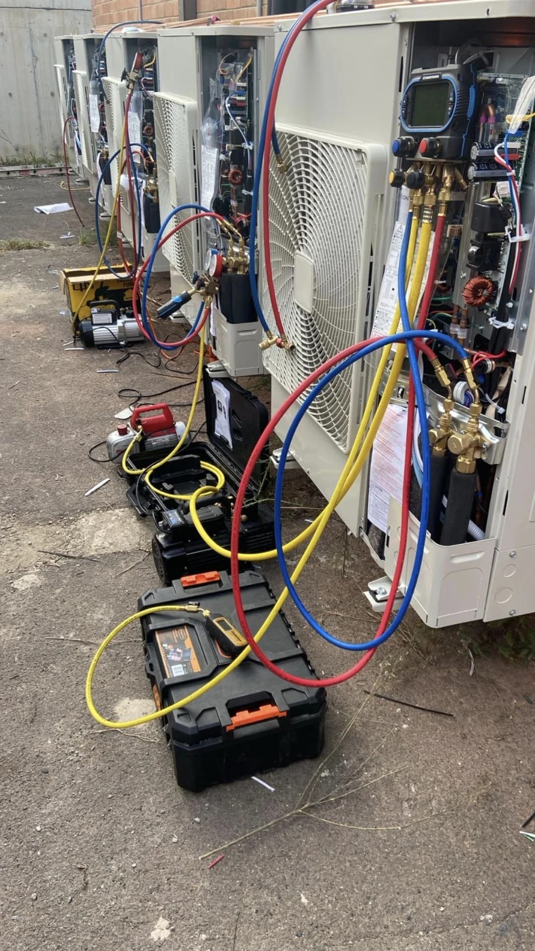 Air conditioning systems connected to diagnostic equipment for lifecycle support